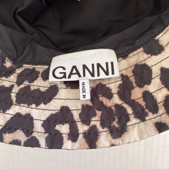 NEW Ganni Recycled Tech Bucket Hat Leopard XS/S - Picture 13 of 16